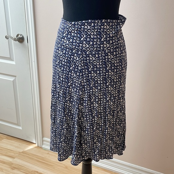 Mint condition skirt from Max Studio, size S - Picture 3 of 5